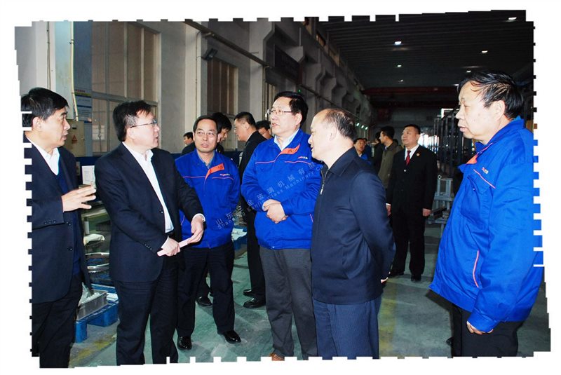 3 山東三金：省環保督查組視察公司噴漆線 (2).jpg